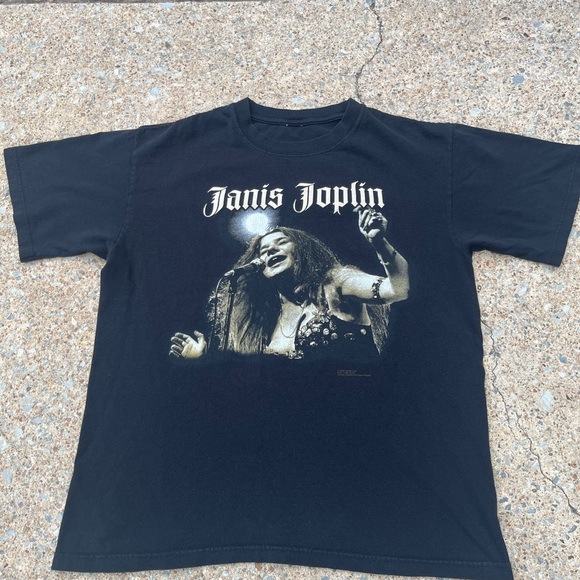 Gildan Black Graphic Tee - Picture 1 of 12